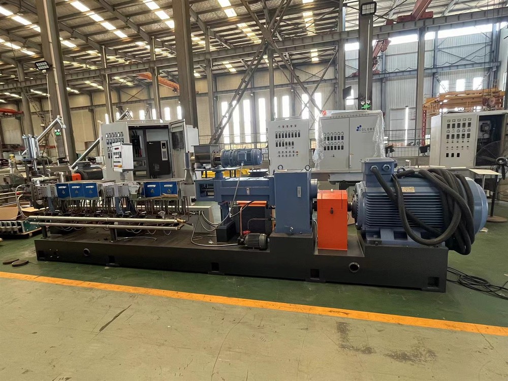 co rotating twin screw extruder co rotating twin screw extruder